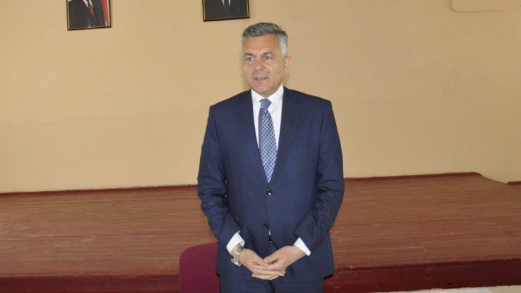    İcra başçısı rəisi işdən çıxardı   