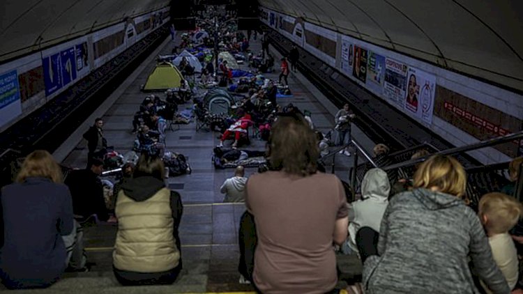   Kiyevdə panika -   Sakinlər çadırlarla metroya yerləşdi