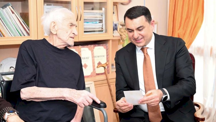    Nazir 96 yaşlı Xalq artistini ziyarət etdi   