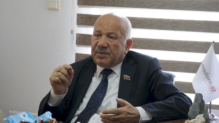    Deputata ağır itki üz verdi   