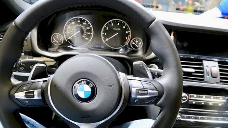    BMW sahiblərinin narazılığı artır –   Ekranda gözlənilməz reklam görünür