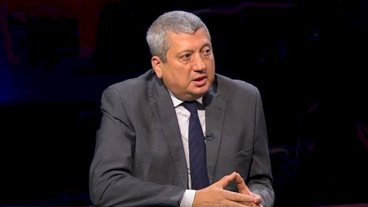    Zülfüqarov: Paşinyan Kremldən icazə ala bilməyib   