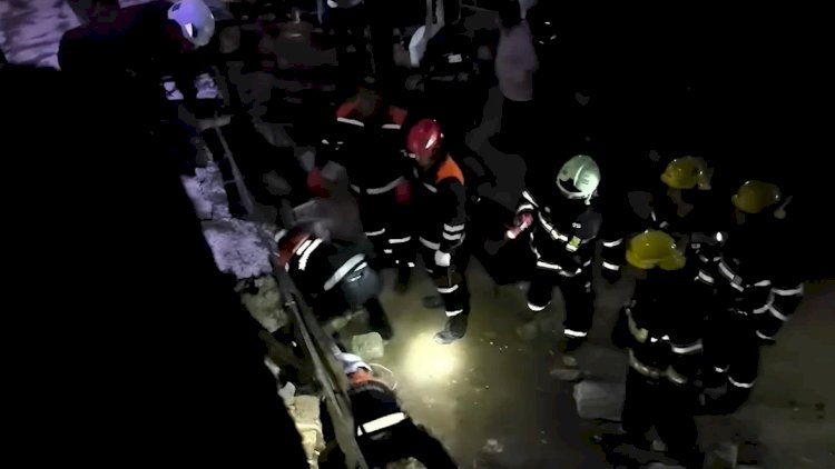    Bakıda dəhşətli hadisə: Qadın dağıntılar altında qaldı - VİDEO   