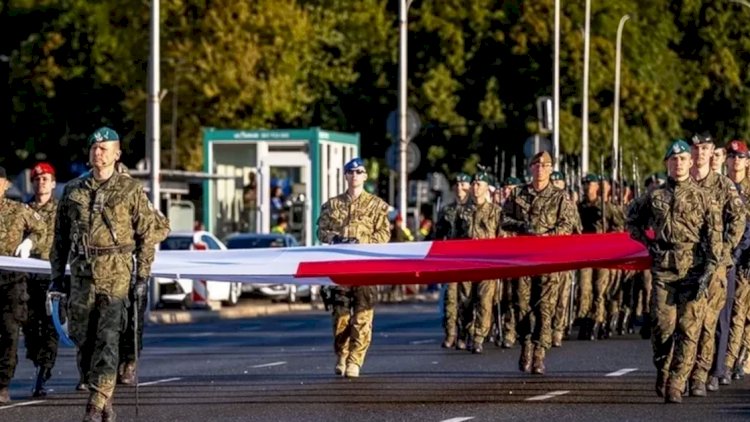    Polşada ölkə tarixinin ən böyük hərbi paradı keçirildi   