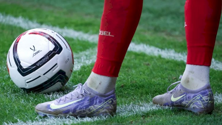    Futbol oynayarkən öldü   