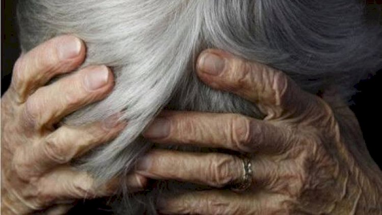    Sabirabadda oğul 73 yaşlı anasını döydü   