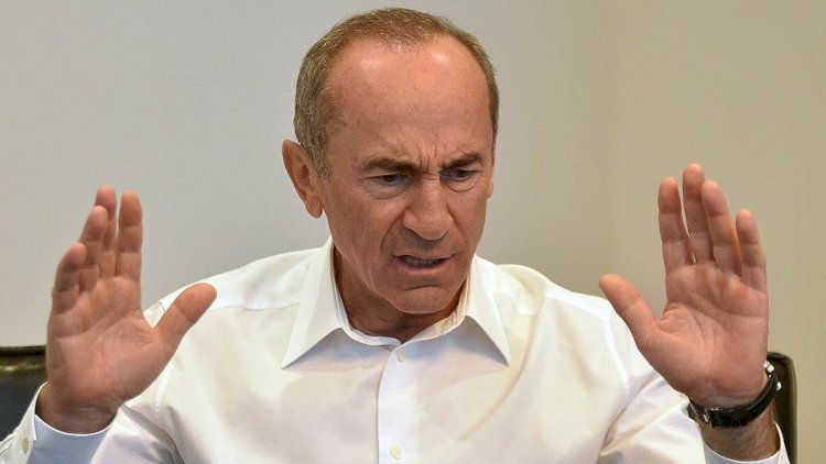    Koçaryan ailəsinin evlərində axtarış: Ata və oğlu saxlanıldı   