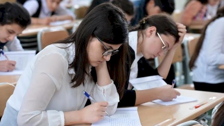    Bu il ali məktəbə qəbul olunan ən yaşlı tələbənin neçə yaşı var?   