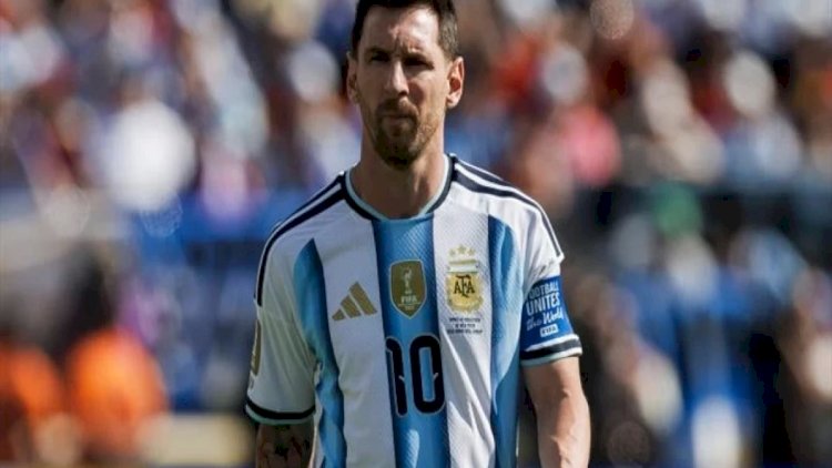    Messi milli komandadakı karyerasını başa vurdu   