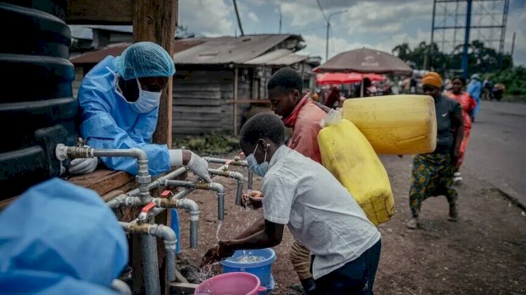    Konqoda Ebola təhlükəsinə baxmayaraq məktəblər açıldı   