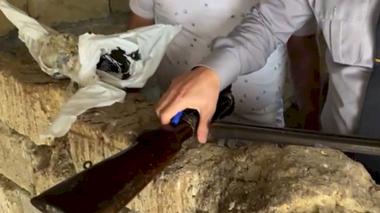    Polis bu ərazilərdə gizlədilən silahlar   ortaya çıxardı