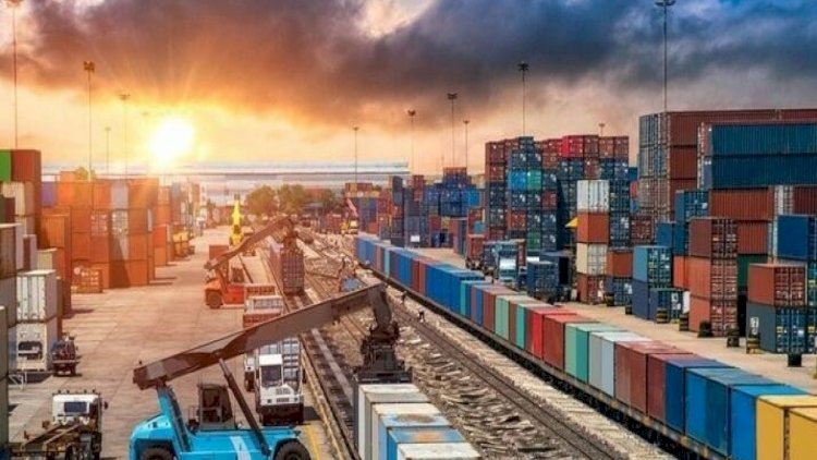    Xarici ticarətdə 10 milyard dollarlıq fərq yarandı   