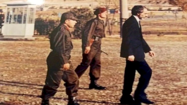   Kozinoğlunun Elçibəylə birgə fotosu yayıldı   