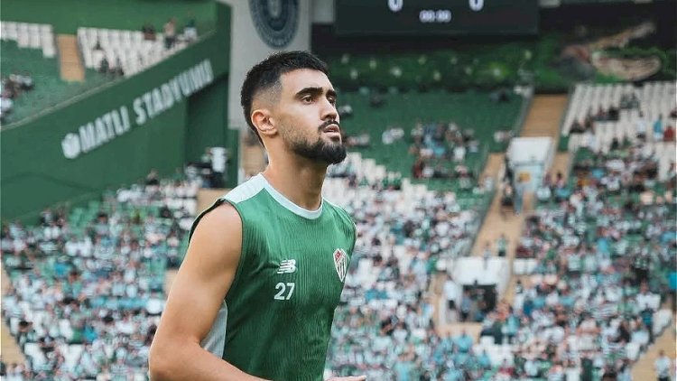    “Bursaspor” azarkeşləri Toral Bayramovu topa tutdu   