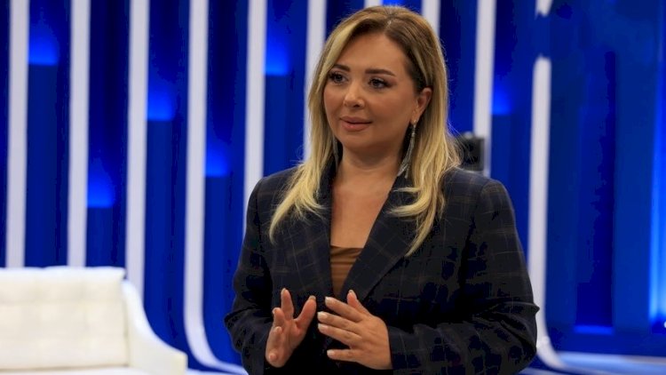    Lalə Azərtaş Londonda oxuyan qızları ilə -   FOTO