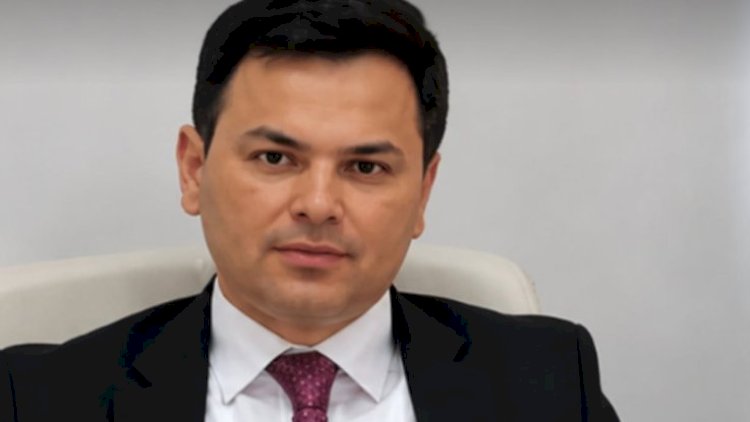   40 ilin həkimini işdən çıxarmışdı - İndi də özü...   