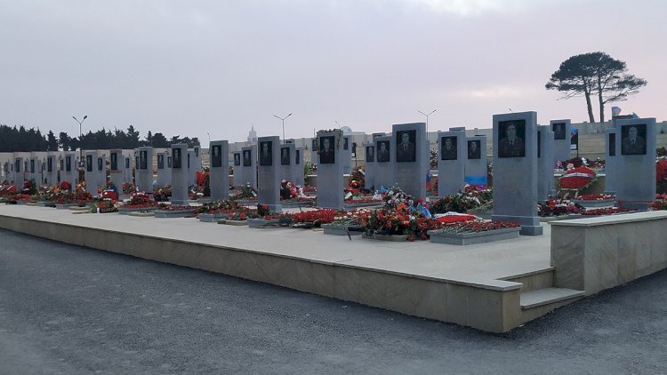    Anım Günü: Hərbi Memorial Məzarlığa ziyarət başladı   