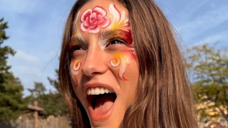    Serenay Sarıkaya uşaqlığına qayıtdı – Disneylandda belə əyləndi   