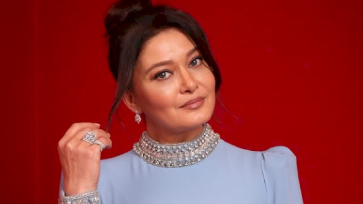    Nurgül Yeşilçay yeni görünüşü ilə diqqət çəkdi   