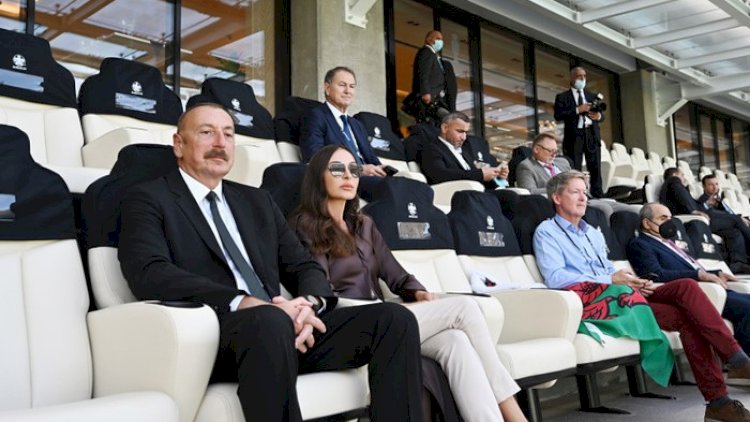    Prezident Əliyev dünya çempionatının açılış mərasimini izləyir   