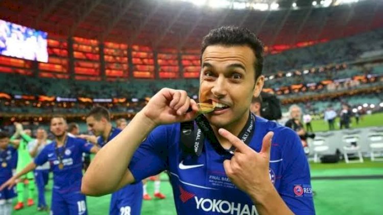    Tanınmış futbolçu kariyerasını bitirdi   