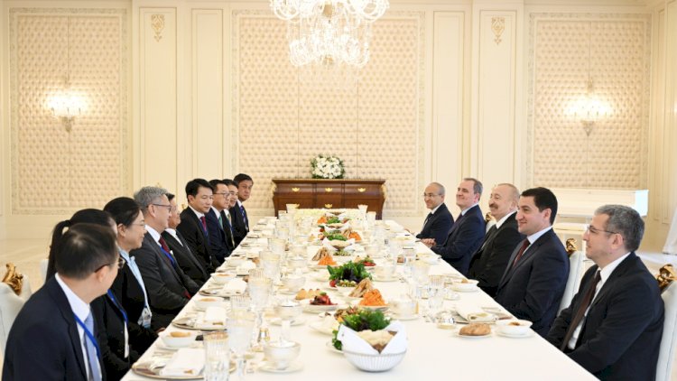    Prezidentin adından rəsmi nahar verildi   
