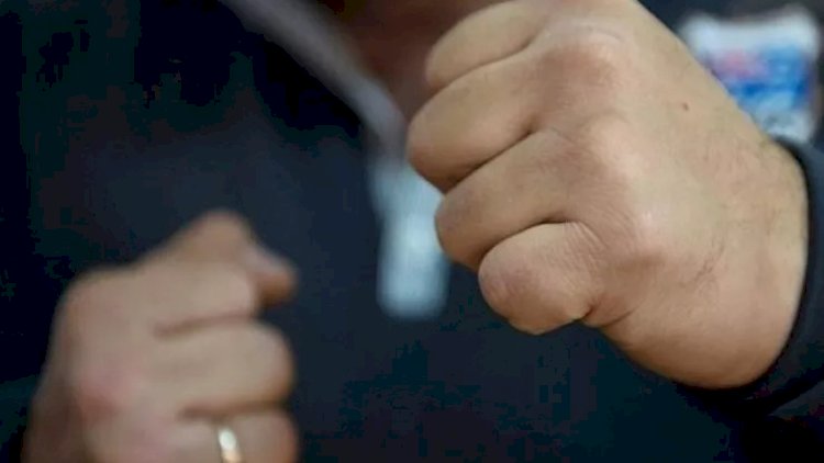    Bakıda müdir maaşını istəyən işçisini döydü   