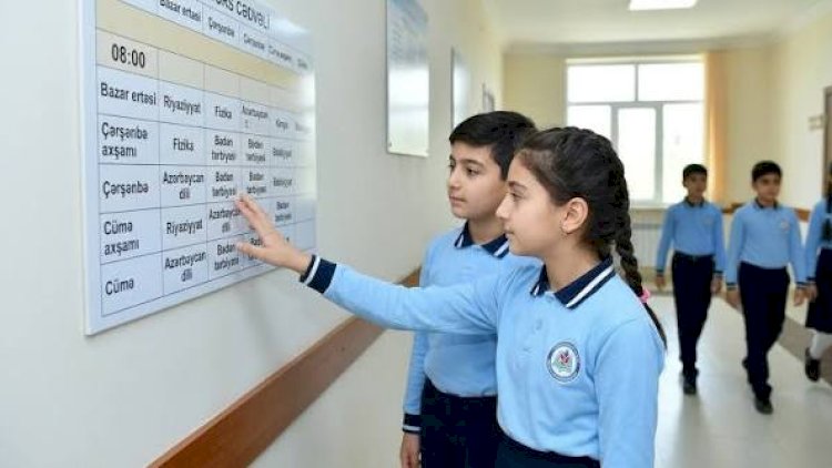    Azərbaycanda dərslərin başlama saatı dəyişdirilə bilər   