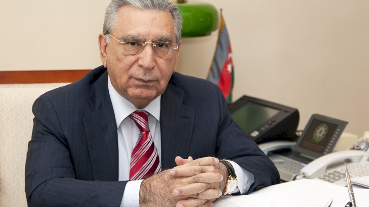    Mehdiyev divanda uzanmış halda məhkəməyə qoşulub   
