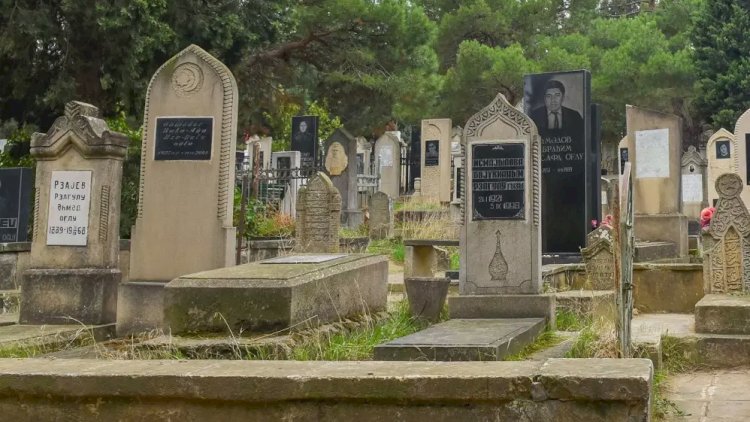    Ölümündən əvvəl özünə başdaşı sifariş edibmiş   