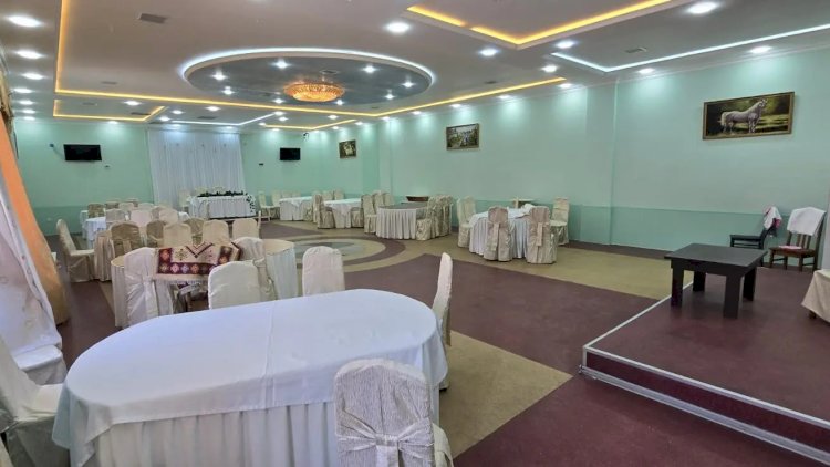   Sumqayıtda məşhur restoran borca görə satışa çıxarıldı   