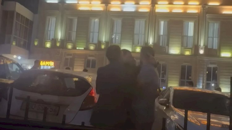    Bakıda şadlıq sarayının qarşısında kütləvi dava   