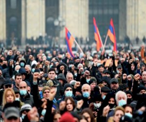    Ermənistan müxalifəti İrəvanda mərkəzi meydanı bağladı   