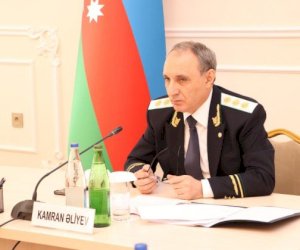    Kamran Əliyev Bakı şəhərinə yeni prokuror təyin etdi   
