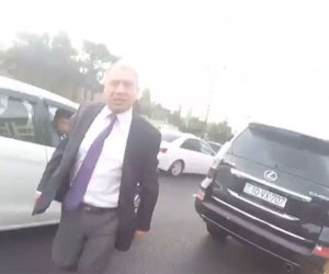    SON DƏQİQƏ:   Motosikletçini döyən məmur saxlanıldı