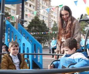    Leyla Əliyeva növbəti abadlaşdırılmış həyətin açılışında iştirak etdi - Fotolar   