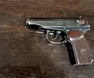    Bakıda “Makarov” satmaq istəyən şəxs tutuldu - VİDEO   