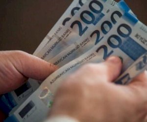    Daha bir məktəbdə rüşvət qalmaqalı: Direktorun səsyazısı yayıldı - Video   