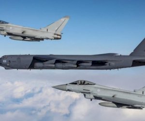    NATO səmaya 30 təyyarə qaldırdı   
