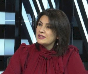    “Axı sən kişisən, başqasının namusunu niyə tapdalayırsan?!“   