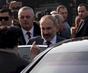    Paşinyanı təhqir etdilər

   