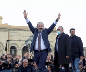    Paşinyanın 6 şərtinə Bakıdan reaksiya: “Gərək İrəvan “hə” desin”

   