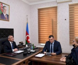    Rövşən Rzayev məcburi köçkünlərin müraciətlərini dinlədi   