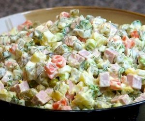    Azərbaycanda 3 nəfər salatdan zəhərləndi   