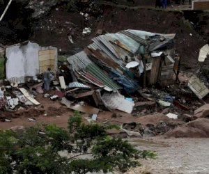    Cənubi Afrikada daşqın: 45 nəfər həyatını itirdi   