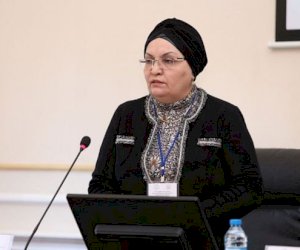    Şeyxin müavini gəlinini məhkəməyə verdi   