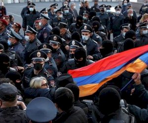    İrəvandakı aksiyaların arxasında kim durur? - “Paşinyan Avropa ilə Rusiyanın arasında qalıb“   