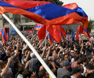   Müxalifət ayağa qalxdı: Ermənistan qarışa bilər   