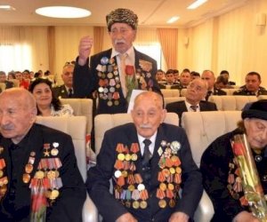    Hitlerə qarşı döyüşən azərbaycanlılardan neçəsi sağdır?   