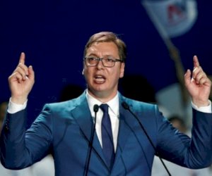    Serbiya prezidenti Putinin müdafiəsinə qalxdı:   “O, dəli deyil“